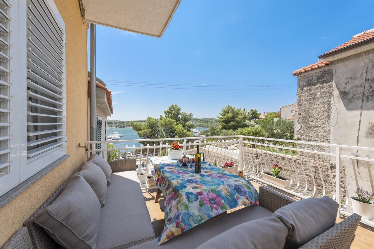 Apartments Tara, Sibenik - Mandalina Buitenkant foto