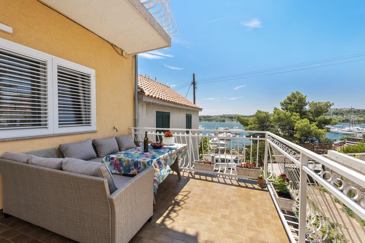 Apartments Tara, Sibenik - Mandalina Buitenkant foto
